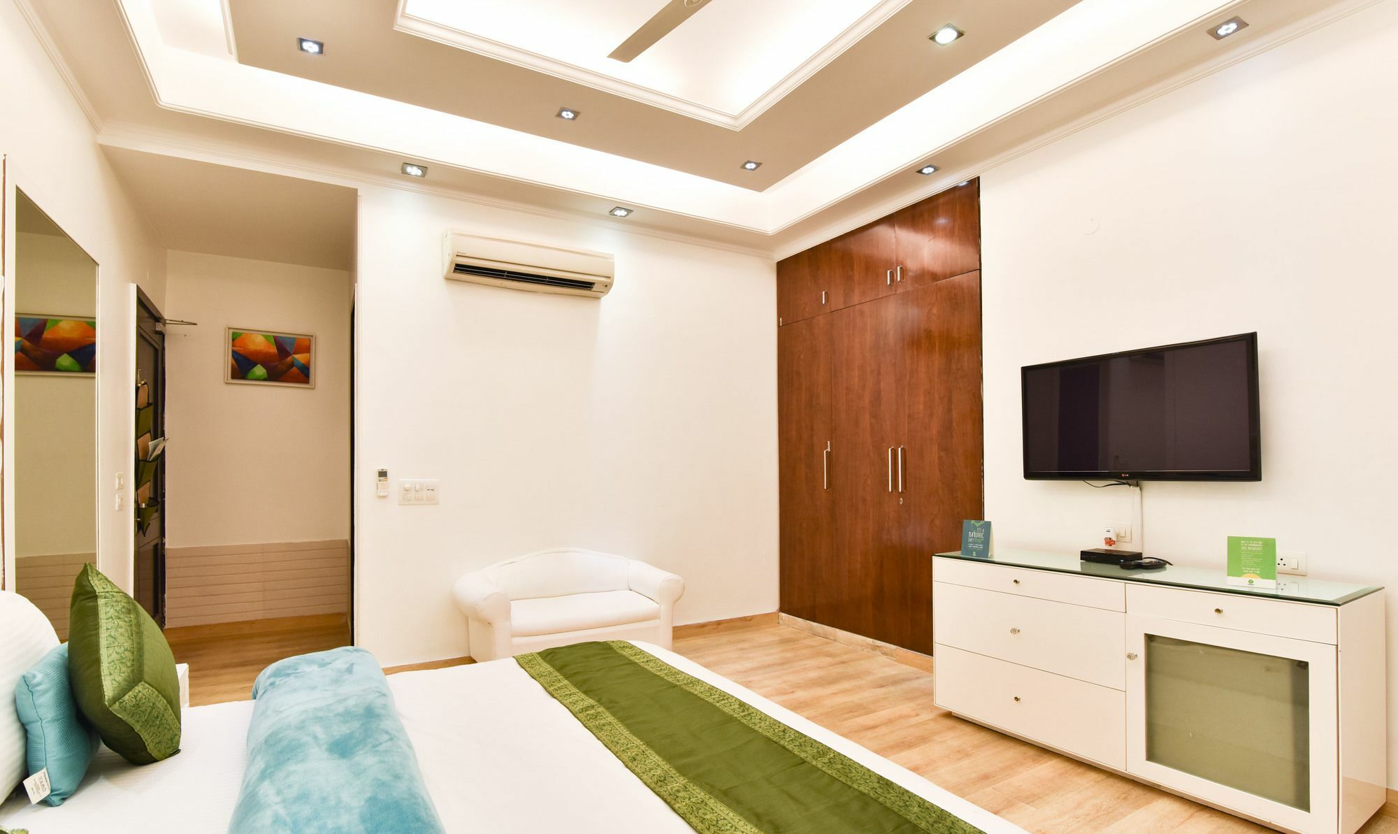 Treebo Trend The G8 Sector 39 Hotell Noida Eksteriør bilde